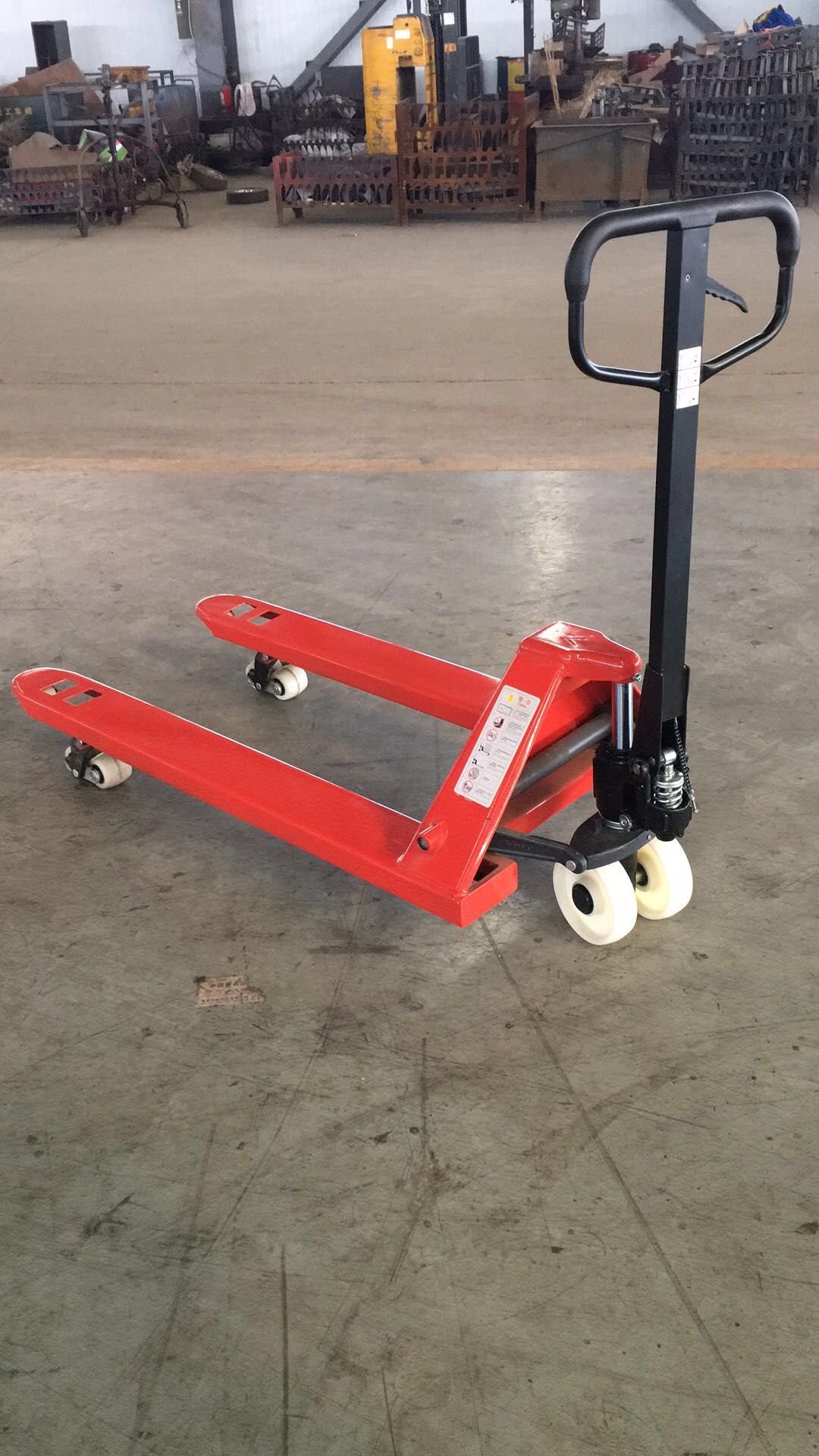 Casting Pump Nylon Wheel 5500LBS Hand Pallet Truck (1, Red)