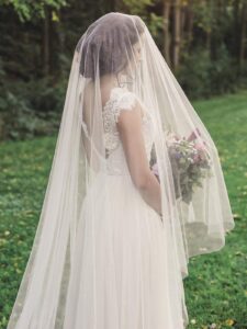 whisttle 1 tier bridal wedding veil 118" long 118" width cathedral length bride tulle hair accessoies with comb and cute edge (ivory)