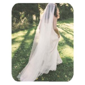 Unsutuo 2 Tier Wedding Veil Floor Length Bridal Veil with Comb Drop Veil Cut Edge for Bride (Ivory)