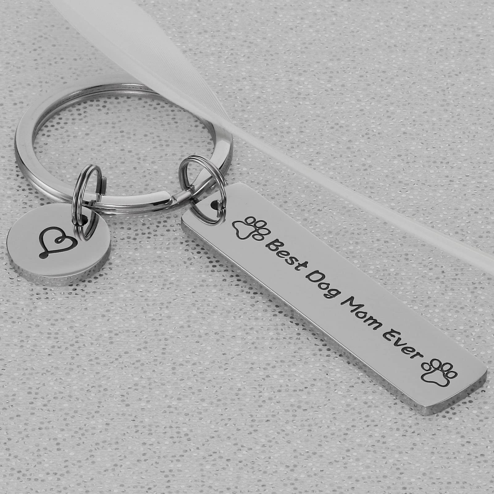 Kivosliviz Dog Mom Keychain Pet Mom Gifts Animal Lover Gifts Best Dog Mom Ever Keychain