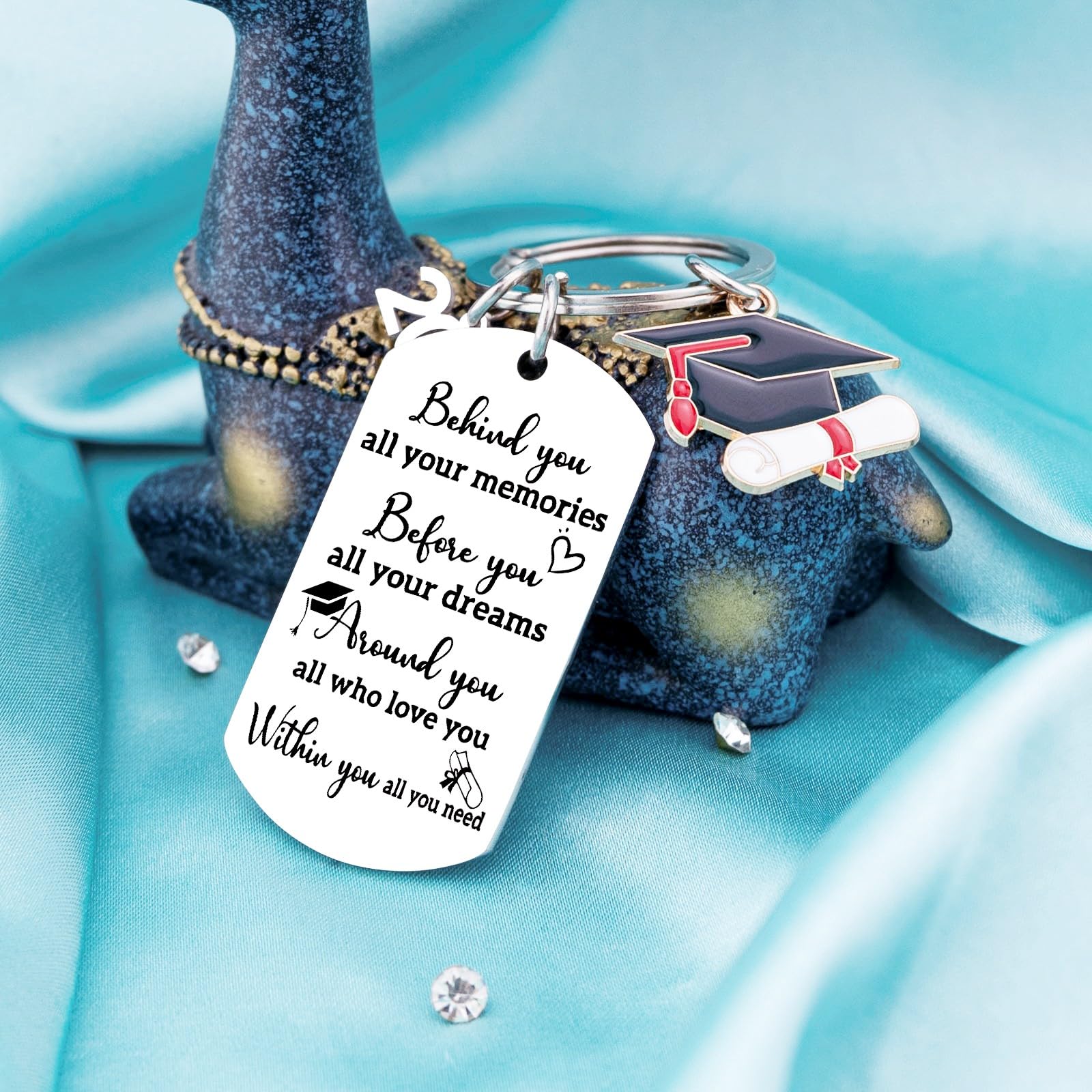 Graduation Gifts for Her Him Class Of 2024 Graduation Keychain for University College Middle High School Graduate Souvenir for Senior Students Nurse Masters Degree School Student Teen Girls Boys