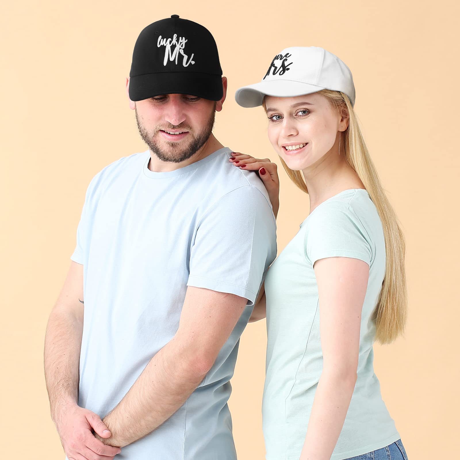 Retisee 2 Pieces Mr and Mrs Hats Future Bride Caps Gifts Baseball Caps Mr and Mrs Groom Gifts Honeymoon Cotton Wedding Party Gifts Matching Baseball Caps for Couples, Black, White