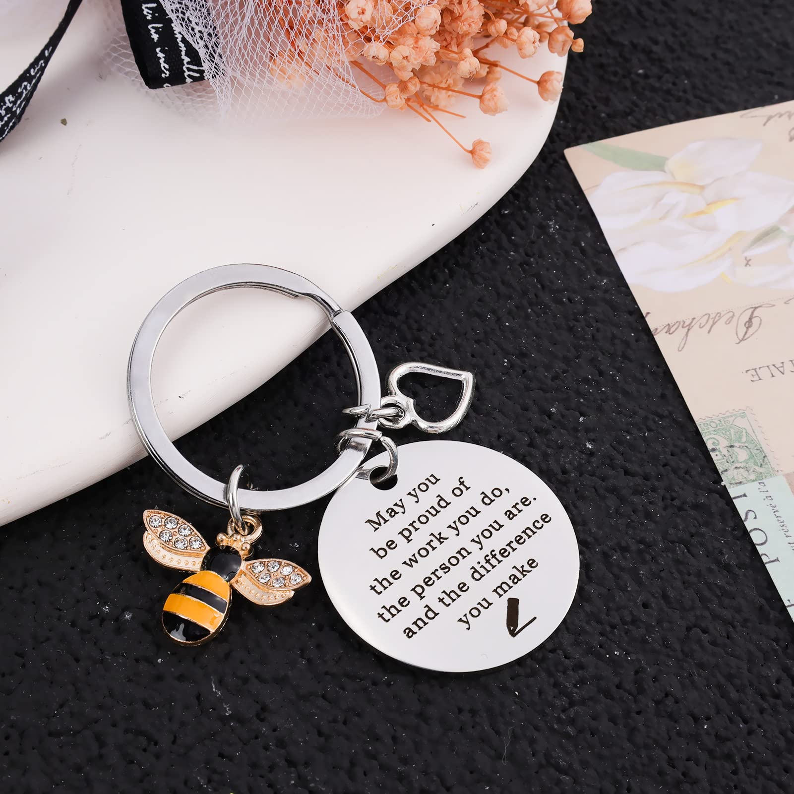 PLwelth Bee Keychain Bee Inspirational Keyring for Women Men Bee Keychain for Teacher Graduation Farewell Appreciation from Students Thank You Gifts Lovers Friends Birthday Christmas Keyring