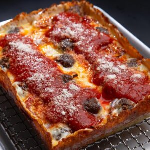 Jisculo Detroit Style Pizza Pan 14x10x2.5 (Non Stick without BPA) Replace lloyds Pizza Pan Pre-Seasoned Sicilian Style Pizza Pan, Hard Anodized Deep Dish Square Grandma Style Pizza Pan