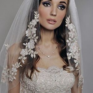 Pefantal Short 2 Tier Wedding Bridal Veils With Comb for brides Ivory Soft Lace Veils(21/29inch)