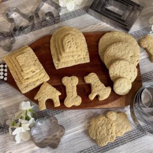 Dog Bone Cookie Cutter ANCKNE Bone Shape Cookie Cutter set Stainless Steel Homemade Dog Biscuit Treats Cutter 4 Pieces