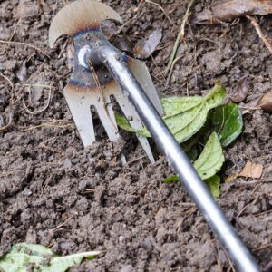 New Weeding Artifact Uprooting Weeding Tool, 16 Inch Weed Puller with 4 Teeth Manganese Steel Forged Hand Weeder, Say Goodbye to The Weeds with Weed Remover Hand Tool for Your Garden, Yard, and Farm