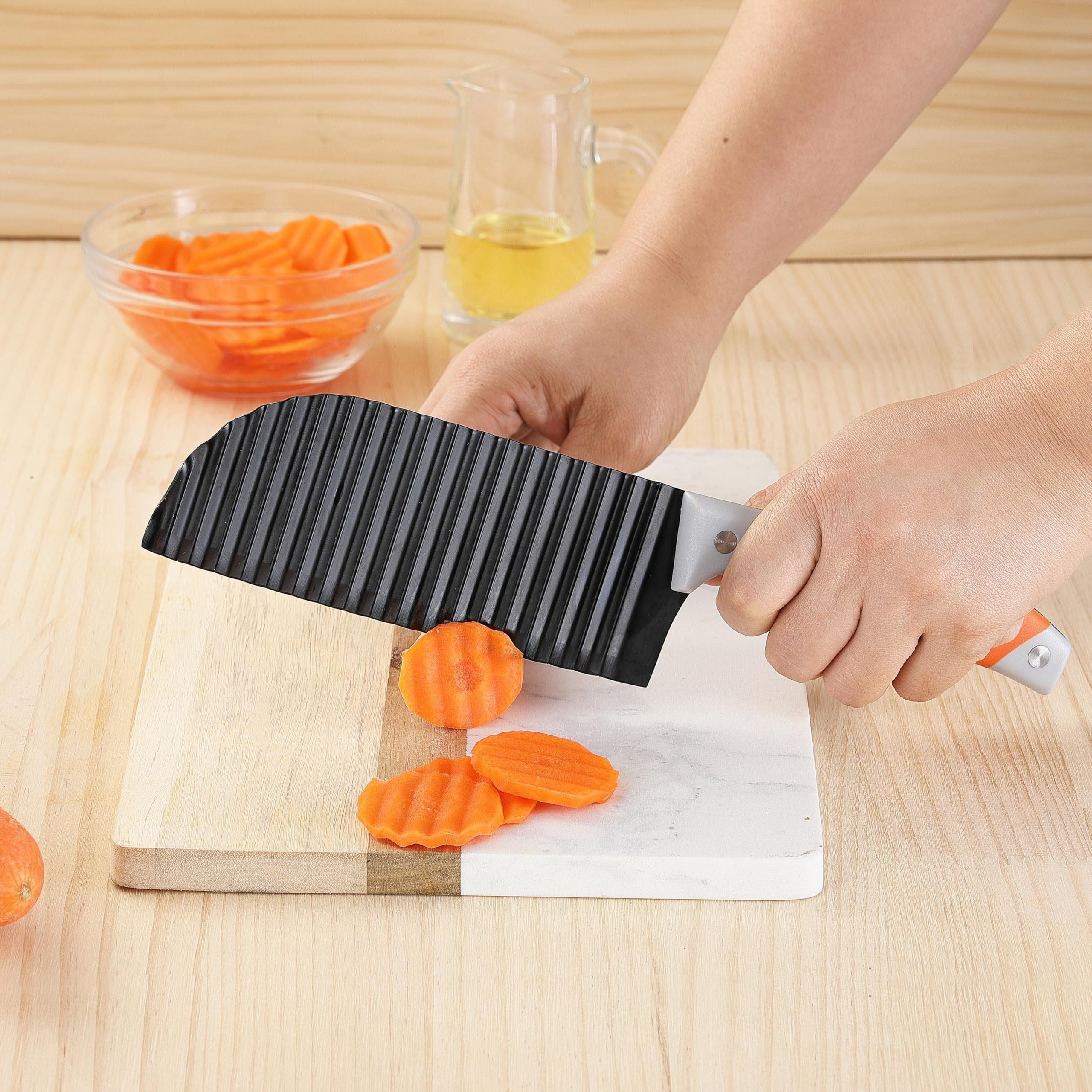 VITUER Crinkle Cutter for Veggies, Crinkle Cut Knife for French Fry, Vegetable, Potato, Cucumber, Carrot and Fruit, Stainless Steel Wave Fries Cutter Slicer With Ergonomic Handle, Dishwasher Safe