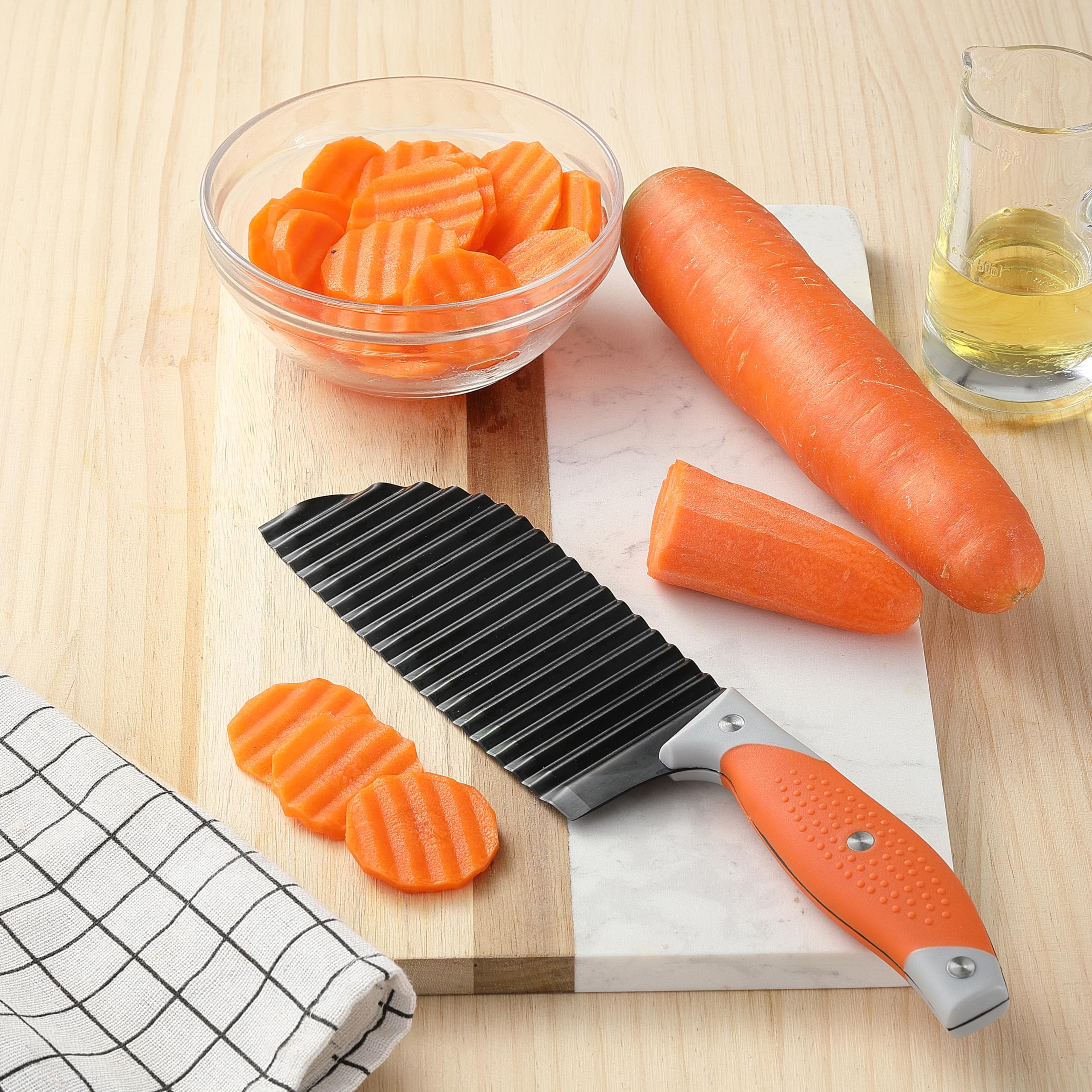 VITUER Crinkle Cutter for Veggies, Crinkle Cut Knife for French Fry, Vegetable, Potato, Cucumber, Carrot and Fruit, Stainless Steel Wave Fries Cutter Slicer With Ergonomic Handle, Dishwasher Safe