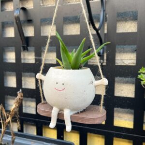 CEOJPA Small Swing Smiley Face Hanging Planter Pot for Indoor Outdoor Plants, Cute Swinging Plant Pot, Hanging Flower Pots, Face Planter Pot Head, Resin Succulent Planter