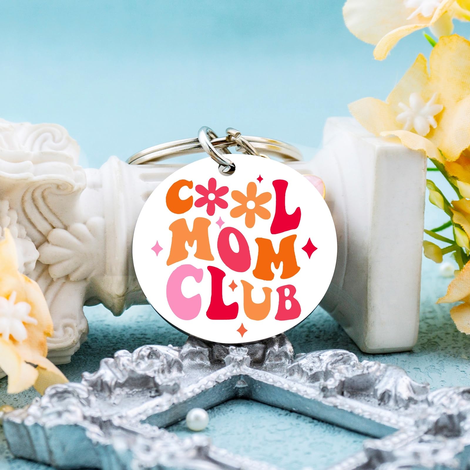 igvean Mothers Day Mom Gifts Cool Moms Club Keychain Funny Gifts for Mom from Daughter Son Kids Unique Birthday Christmas Gifts for New Mom Pregnant Mom Gifts For Women