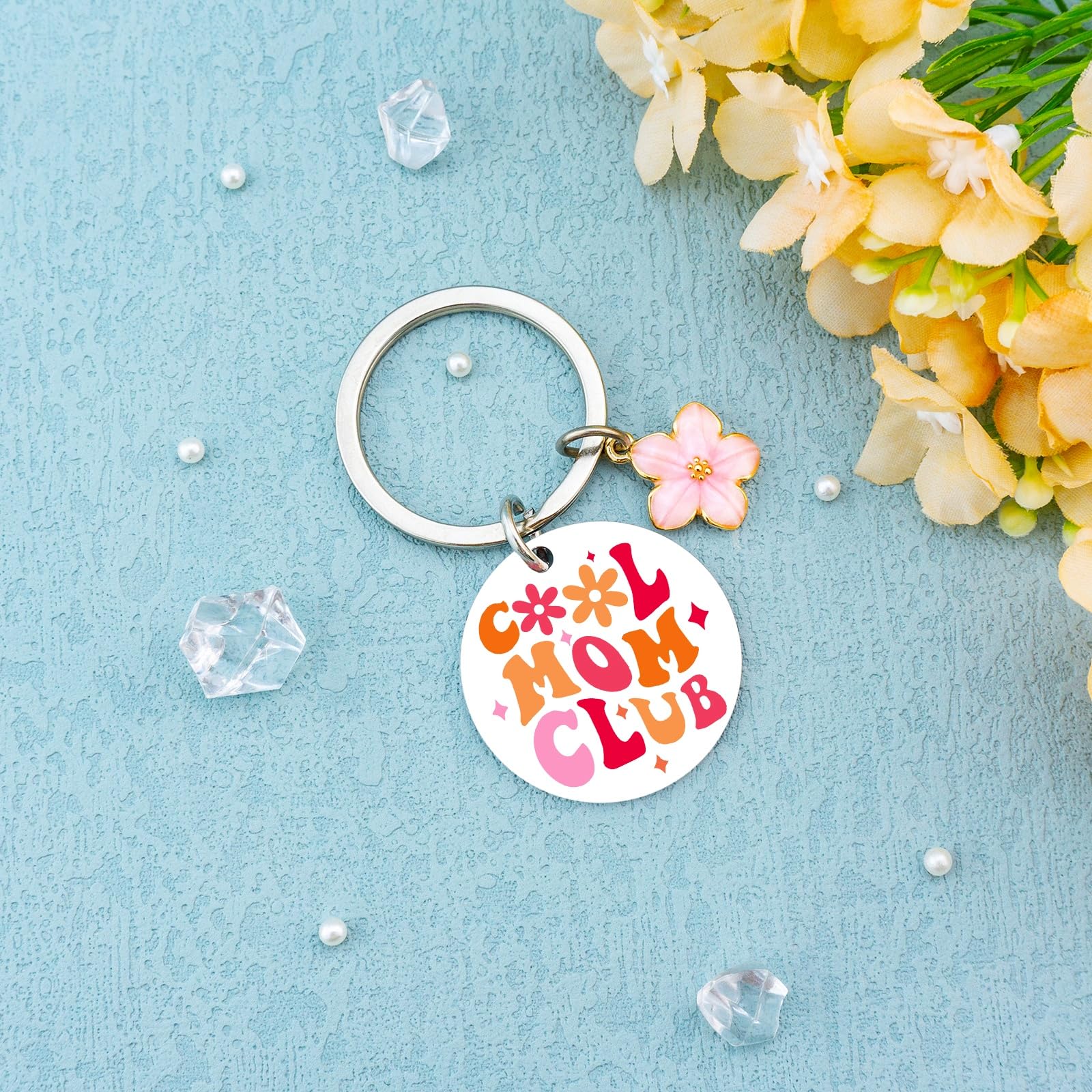 igvean Mothers Day Mom Gifts Cool Moms Club Keychain Funny Gifts for Mom from Daughter Son Kids Unique Birthday Christmas Gifts for New Mom Pregnant Mom Gifts For Women