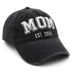 Hiwelove 2PCS Mom and Dad EST 2024 Hats for Men Women, Funny New Dad Mom Gifts Baseball Cap New Parents Gifts for Couples