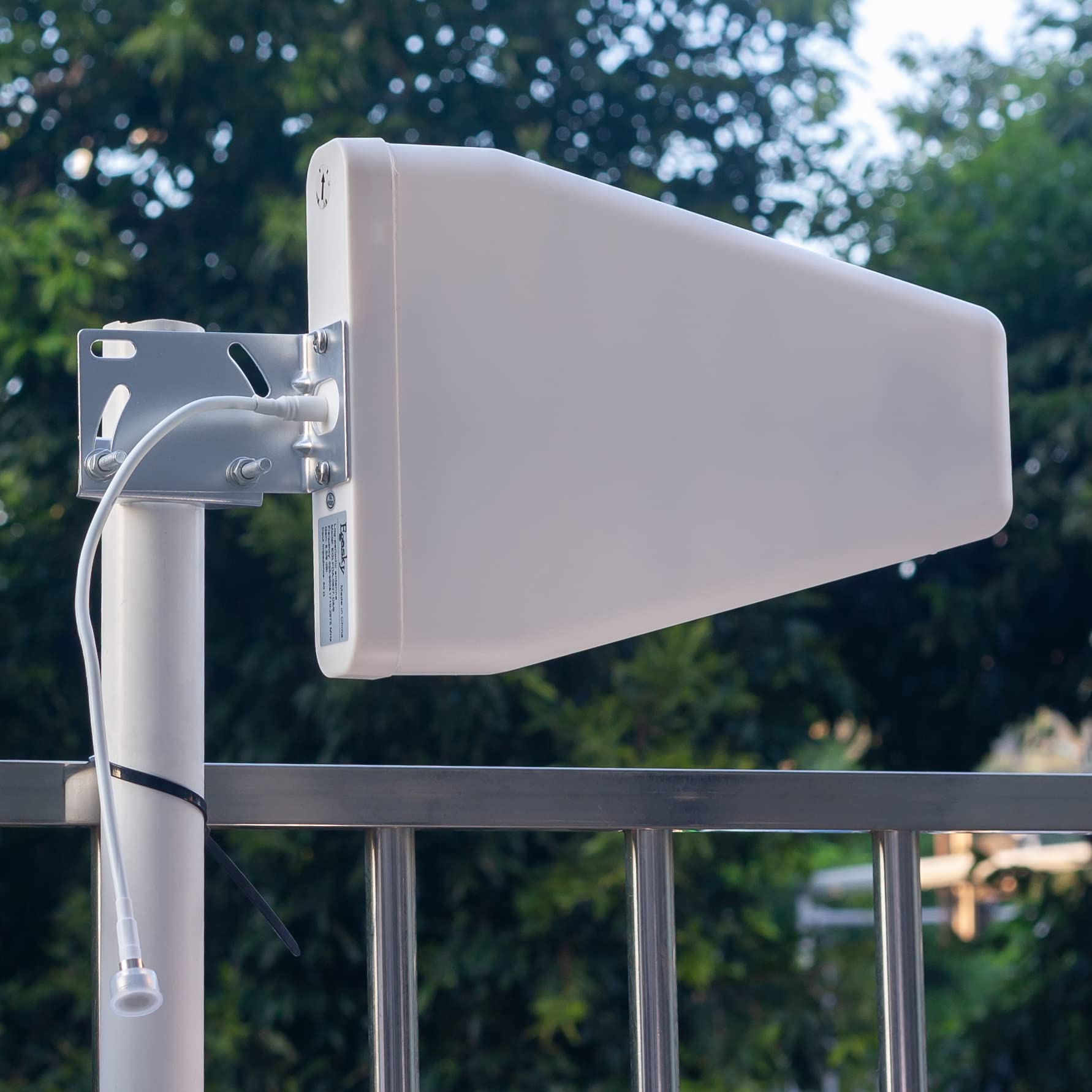 9dBi Directional LPDA Outdoor Antenna 700~3700mHz Supports 5G 4G LTE Wireless WiFi 915mhz RFID 33ft Cable