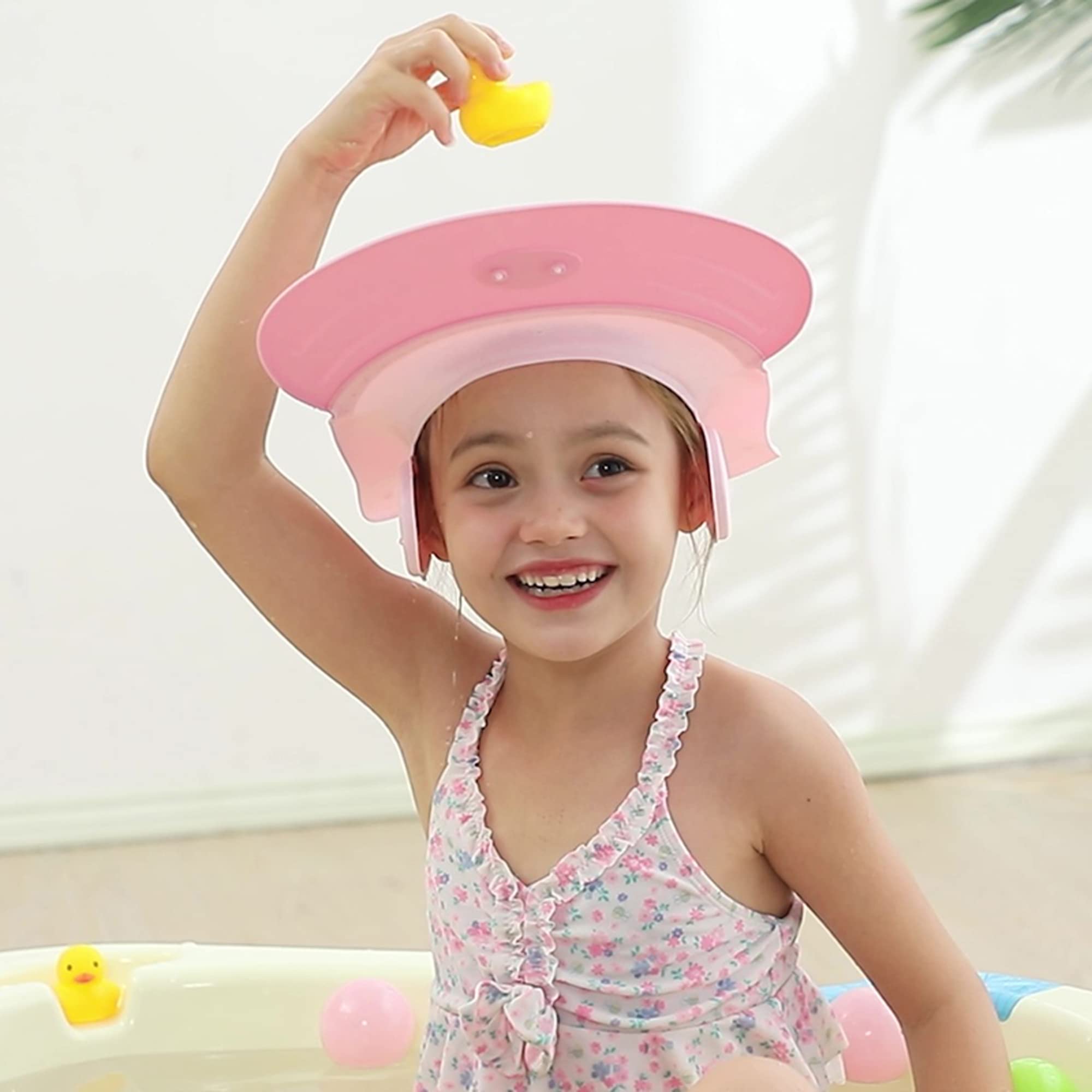 Baby shower cap shampoo visor shield hat kids bath Washing Hair rinser Prevents Water from Pooling in Face for To protect the eyes and ears of toddlers and children (Pink)