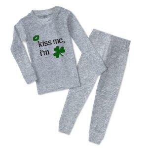 custom boy & girl cotton toddler pajamas kiss me i'm green shamrock green kiss st patrick's day baby sleepwear pajama set snug fit oxford gray design only 12 months