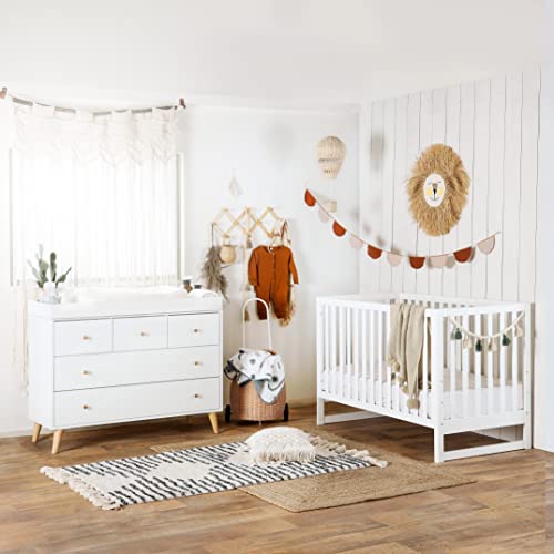 dadada Baby’s 3-in-1 Austin Convertible Crib - Newborn Essentials Baby Bed Fits Standard Crib Mattress - Adjustable Bed Base - White