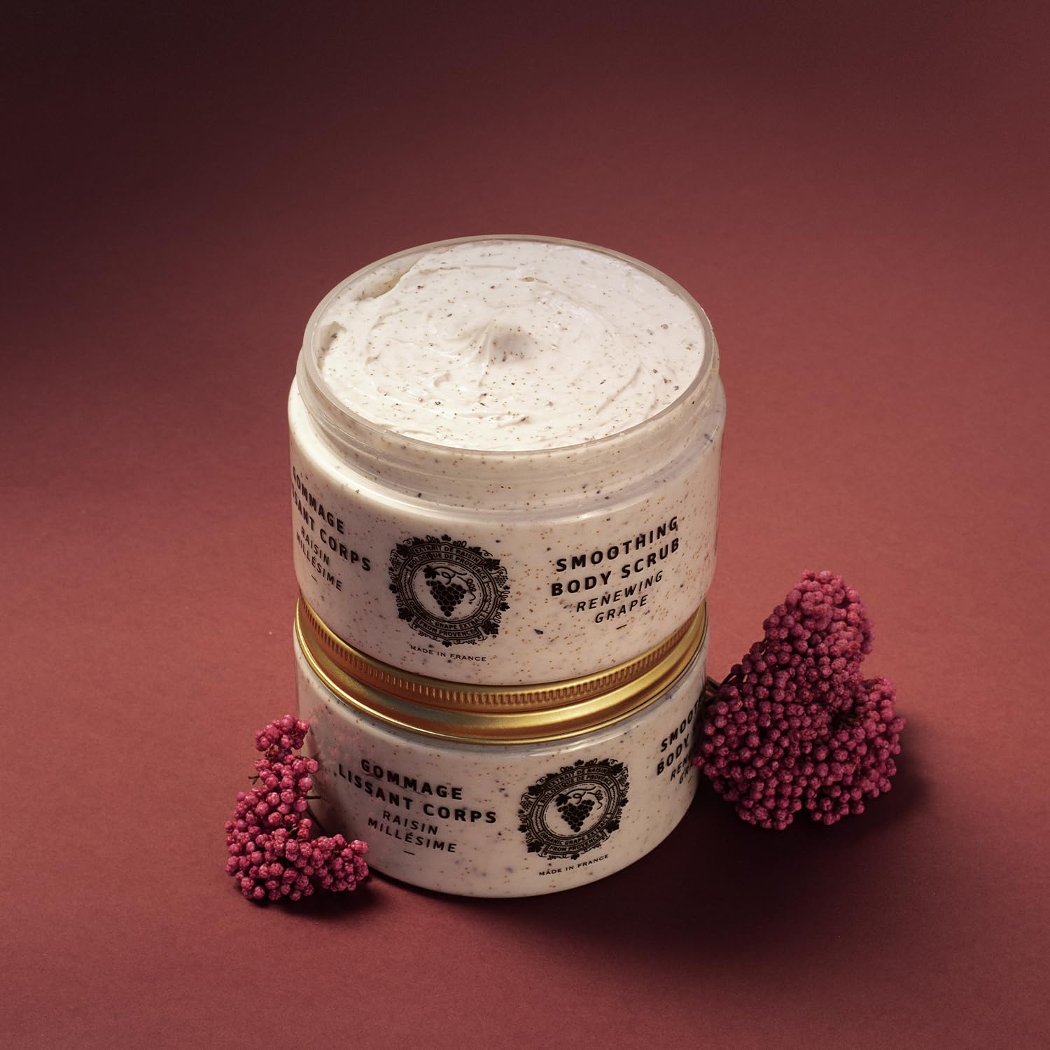 Panier des Sens Grape Smoothing Body Scrub for Men & Women - Exfoliating Body scrub - Made in France 99% natural - 300g