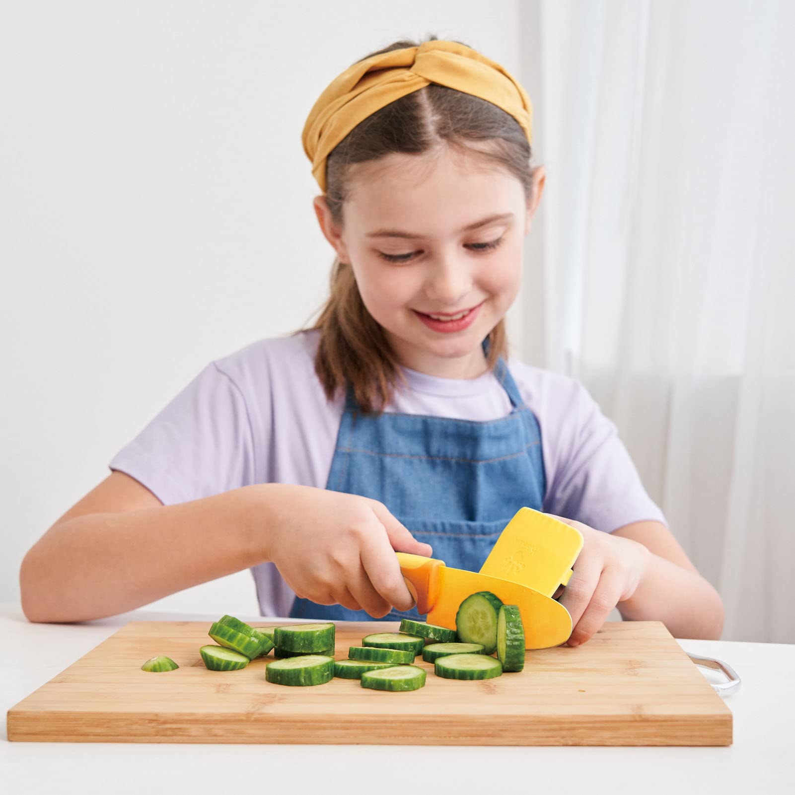 Kibbidea Kid Chefs Knife for Real Cooking, Stainless Steel Kids Kitchen Knife, BPA-Free Kids Friendly Knife with Finger Guard, Cut-proof Glove, Kids Knives Set for Cutting (Orange)