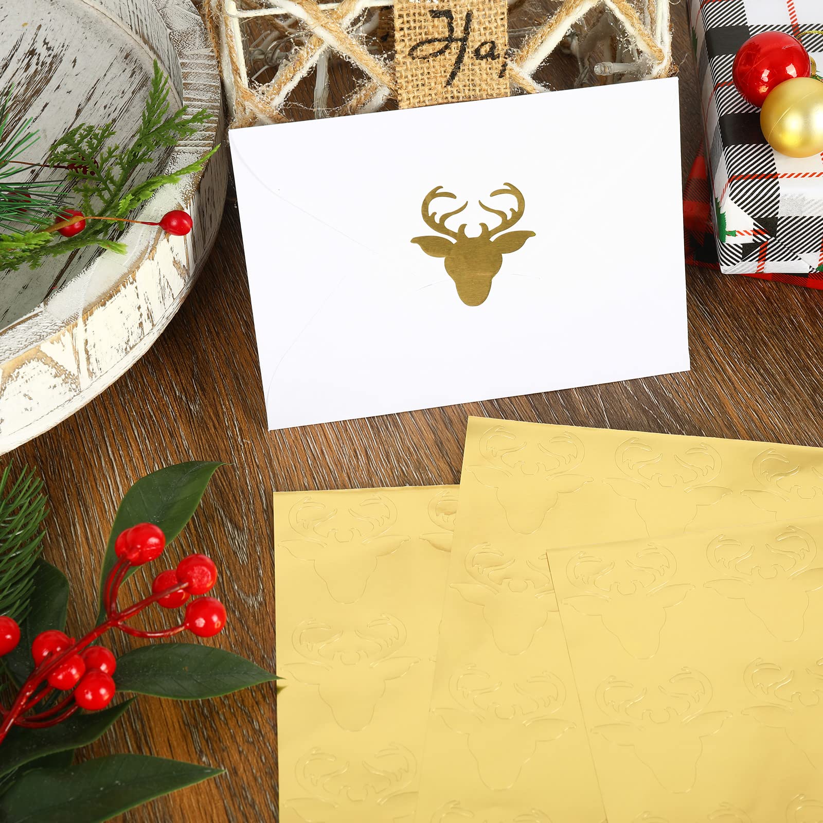 Whaline 500Pcs Christmas Gold Seal Stickers Elk Self-Adhesive Envelope Stickers 1.8 Inch Xmas Reindeer Golden Foil Sticker Lables for Christmas Wedding Party Invitations Greeting Cards Craft Decor