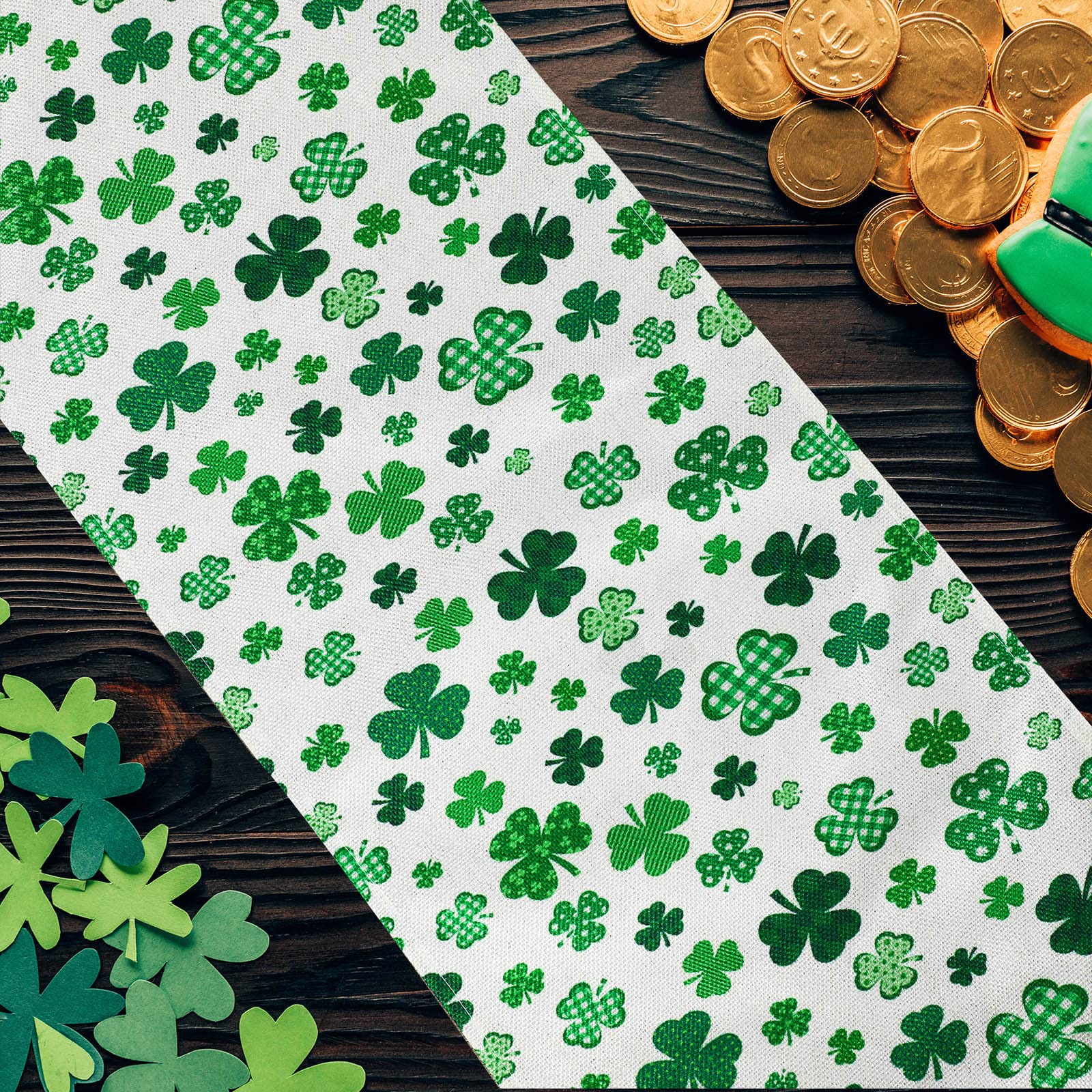 St. Patrick's Day Table Runner Long Dining Irish Green Lucky Clover Party Decoration, Clover Leaves Shamrocks for Wedding Party Holiday for Kitchen Dining Room Home Decoration