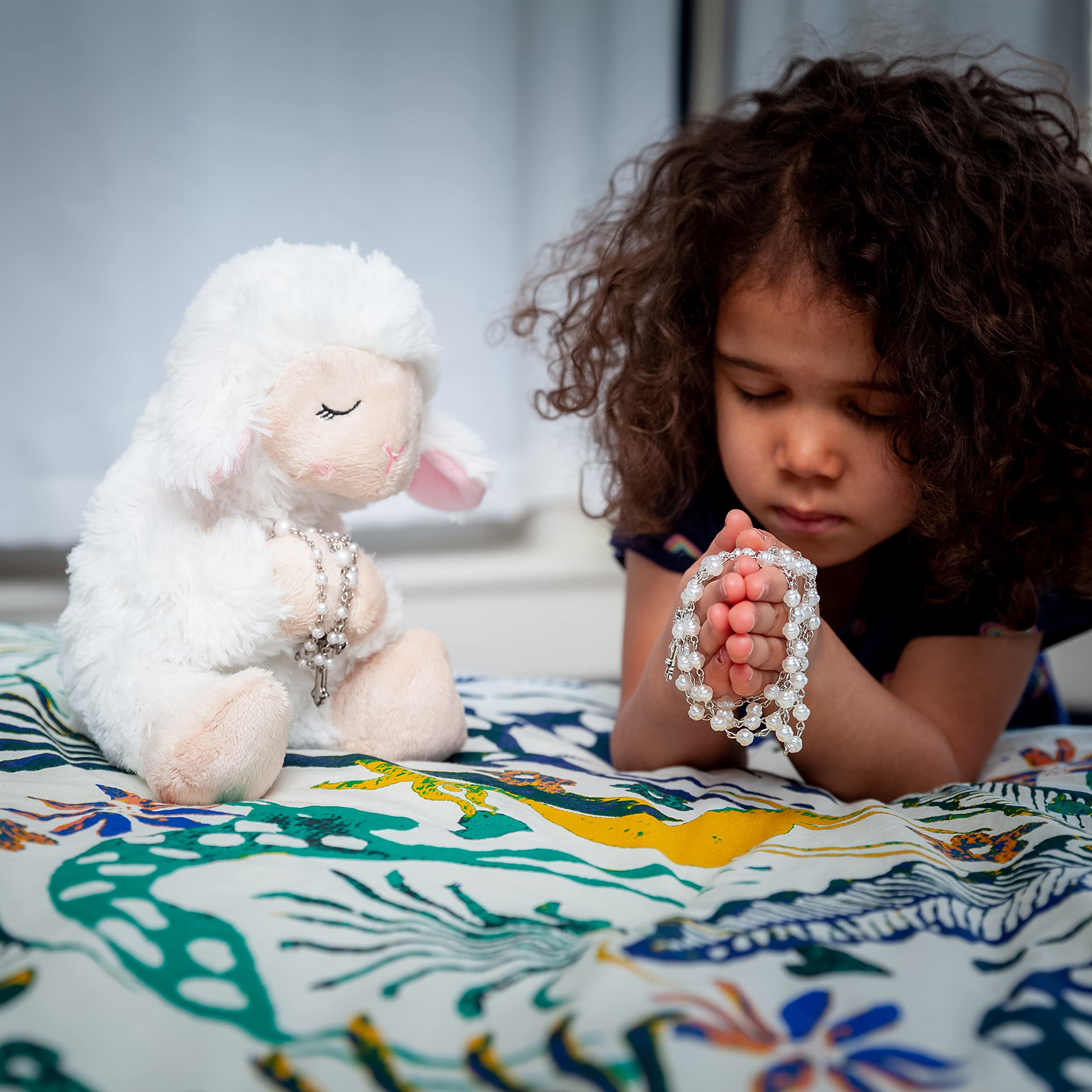 Ganz Blessed Plush Lamb 8.5 inches with Rosary Set and Prayer Pamphlet for First Communion, Christening, Baby Baptism Gifts Girl, Catholic Boys from Parents, Grandparents