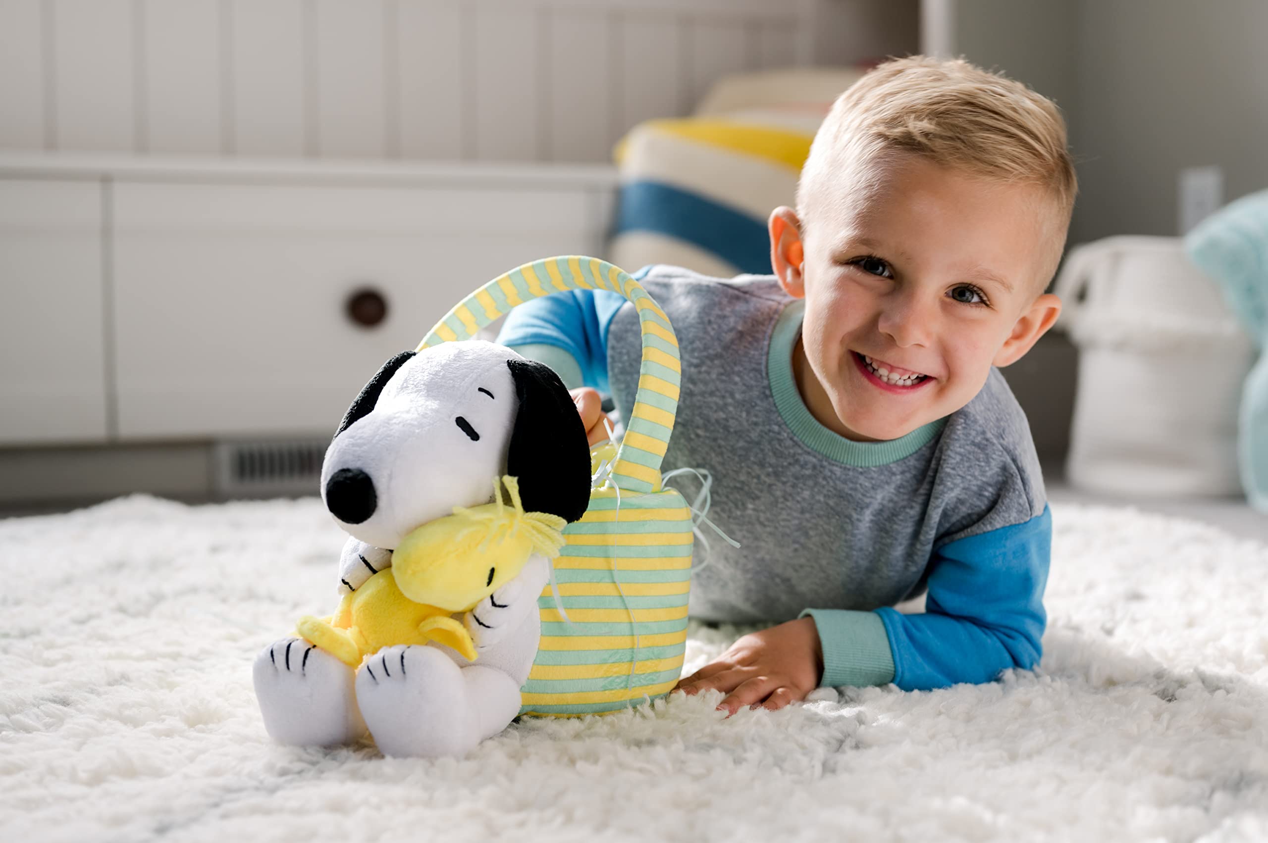 Animal Adventure® | 8" Easter Basket Snoopy and Woodstock