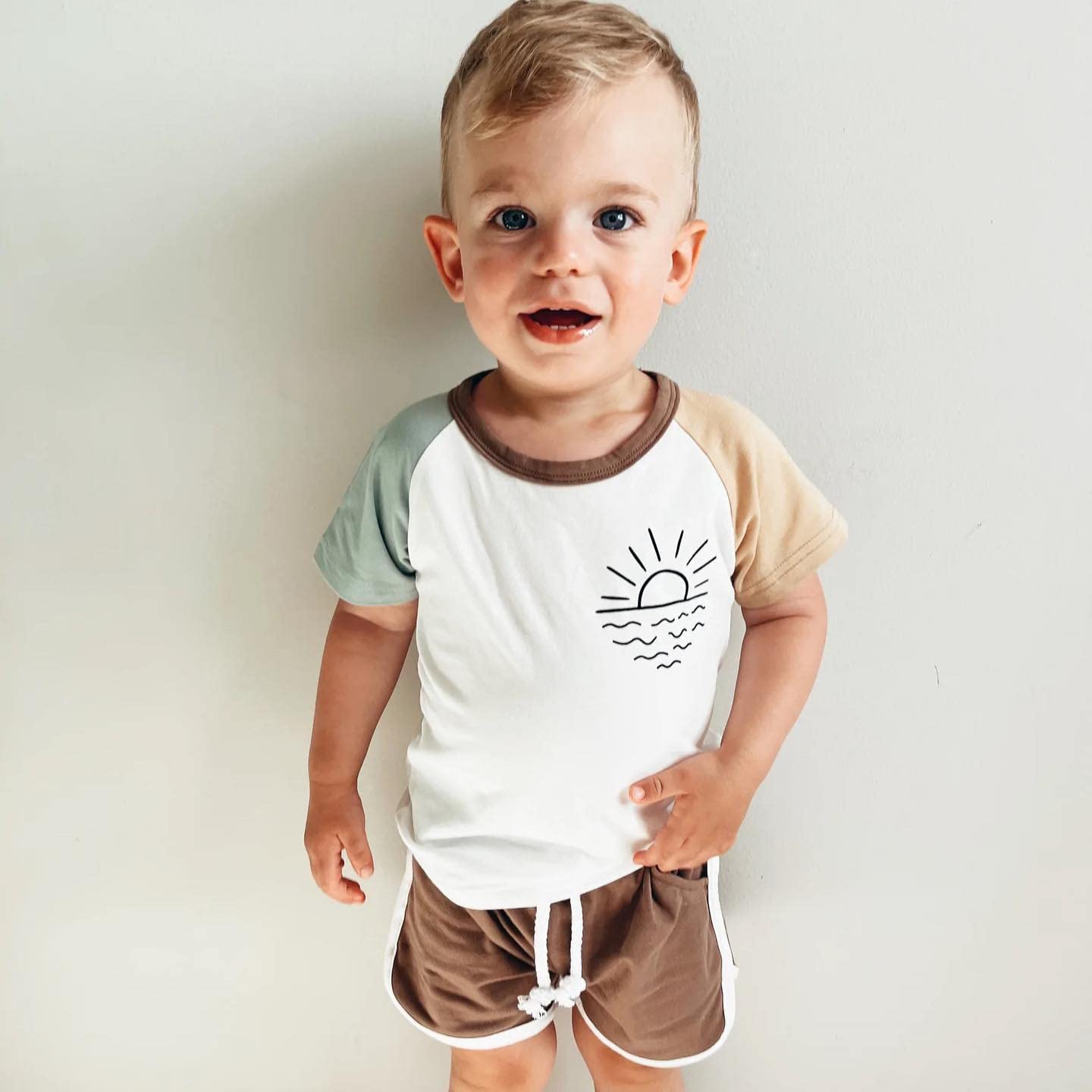 Toddler Baby Girls Boys Summer Clothes Outfit Sun Printed Set Short Sleeve Crewneck T-shirt Patchwork Shorts Set (Green# Khaki, 9-12 Months)