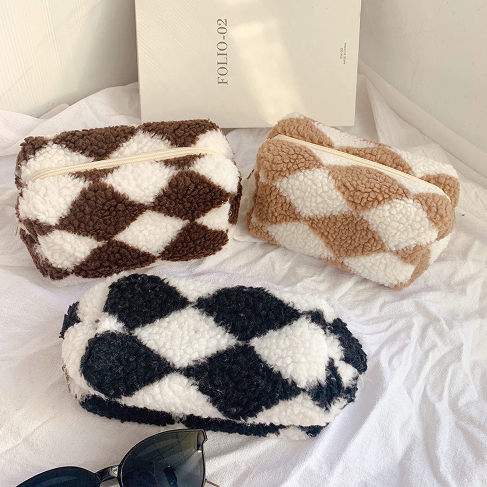 Checkered Makeup Bag, Checkered Plush Cosmetic Bag, Asthetic Plaid Handbags, Cute Zipper Large Travel Toiletry Bag, Soft Storage Pouch Pencil Case Fluffy Fuzzy Makeup Bag for Women Girls (Khaki)