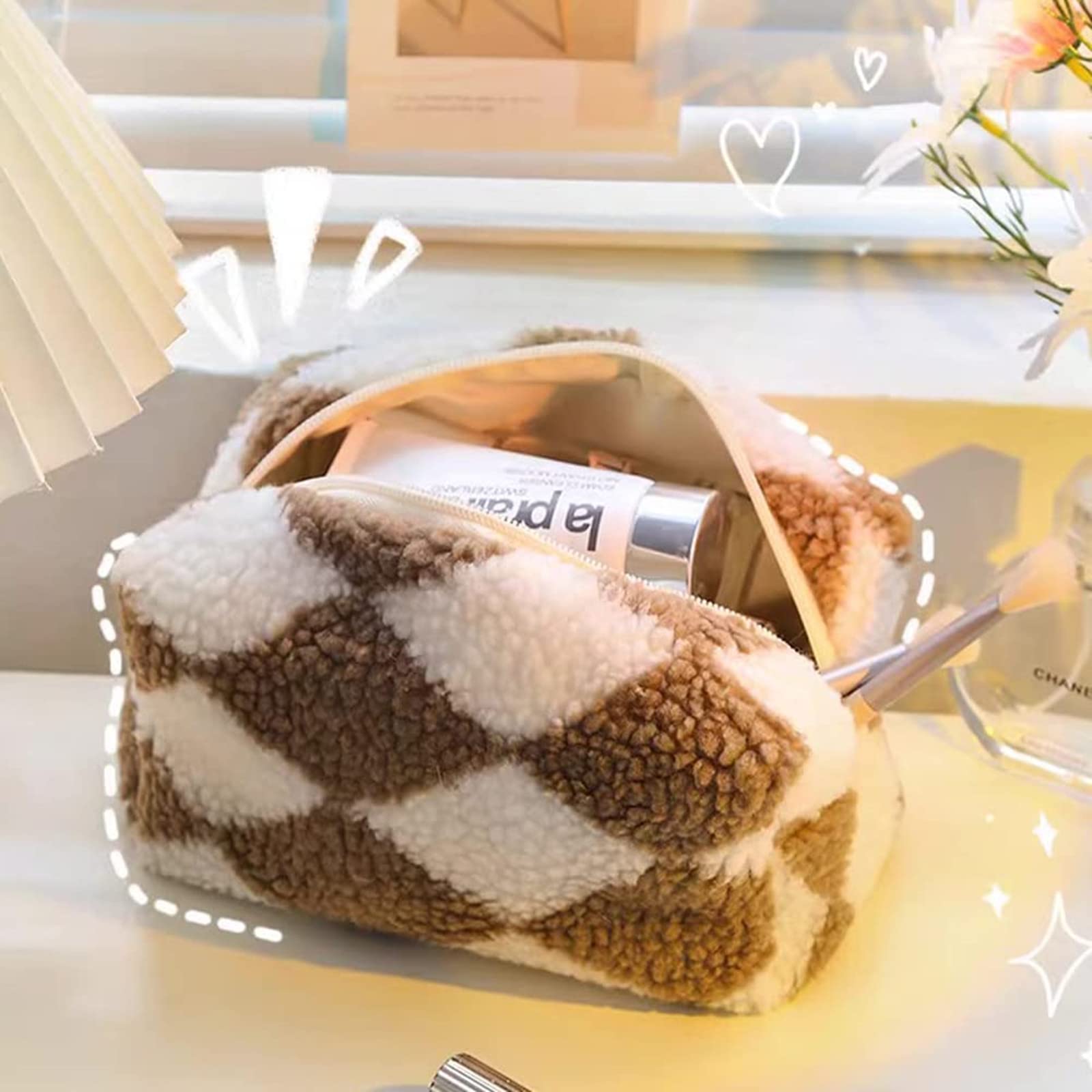 Checkered Makeup Bag, Checkered Plush Cosmetic Bag, Asthetic Plaid Handbags, Cute Zipper Large Travel Toiletry Bag, Soft Storage Pouch Pencil Case Fluffy Fuzzy Makeup Bag for Women Girls (Khaki)