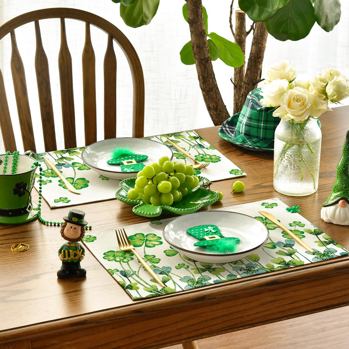 Artoid Mode Clover Shamrock St. Patrick's Day Placemats Set of 4, 12x18 Inch Seasonal Holiday Table Mats for Party Kitchen Dining Decoration