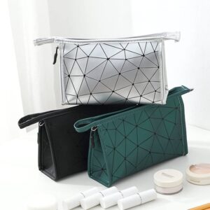 Checkered Makeup Bag for Women,Large Capacity Travel Cosmetic Bag Portable PU Waterproof Skincare Bag with Divider for Women