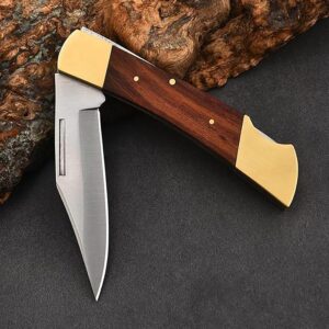 Generic Outdoor Camping Pouch Folding Knife - with 3.54-Inch Stainless Steel Blade, Sharp And Durable - Pocket Knife, Compact And Easy to Carry And Store, A Suitable Gift for Men And Women, Brown