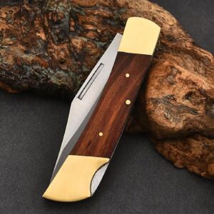 Generic Outdoor Camping Pouch Folding Knife - with 3.54-Inch Stainless Steel Blade, Sharp And Durable - Pocket Knife, Compact And Easy to Carry And Store, A Suitable Gift for Men And Women, Brown