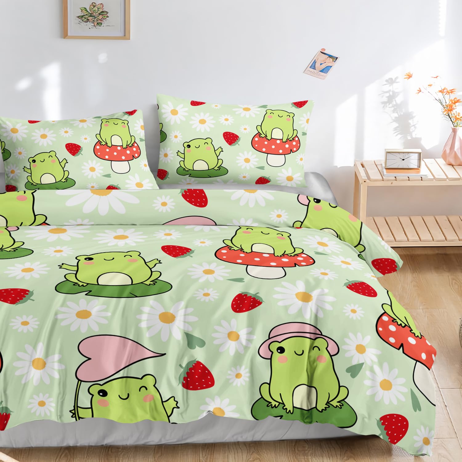 AILONEN Cute Frog Kids Duvet Cover Set, 3 Pieces Queen Size Frog Bedding Set,Cute Frog Strawberry Pattern Comforter Cover Set, 1 Quilt Cover and 2 Pillowcases