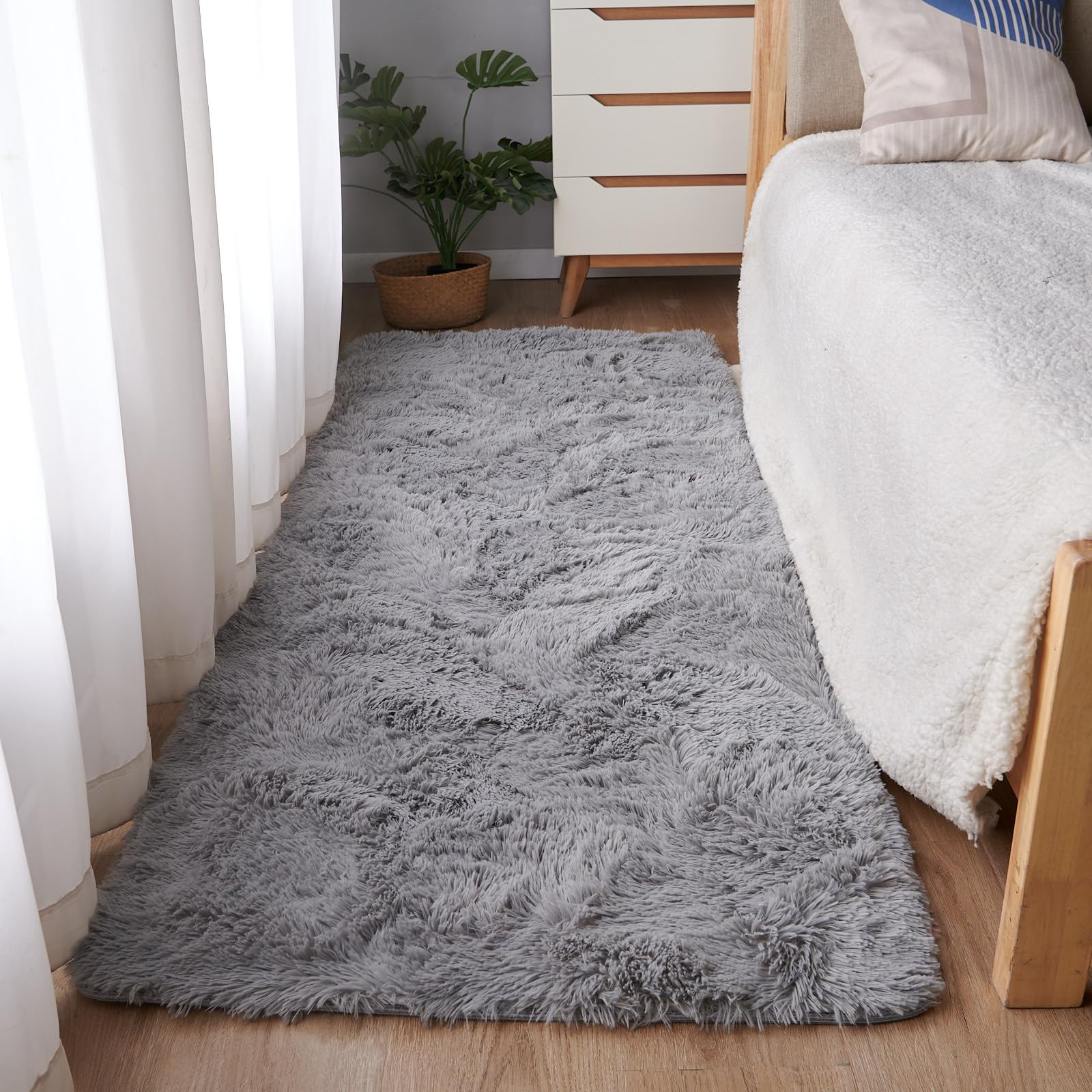 Skyweaver Soft Runner Rugs for Bedroom Living Room Plush Fluffy Rug, Shag Furry Area Rug Carpet Non Shedding for Nursery Children Kids Girls Room Home Decorative Grey 3.2 * 5.2 ft