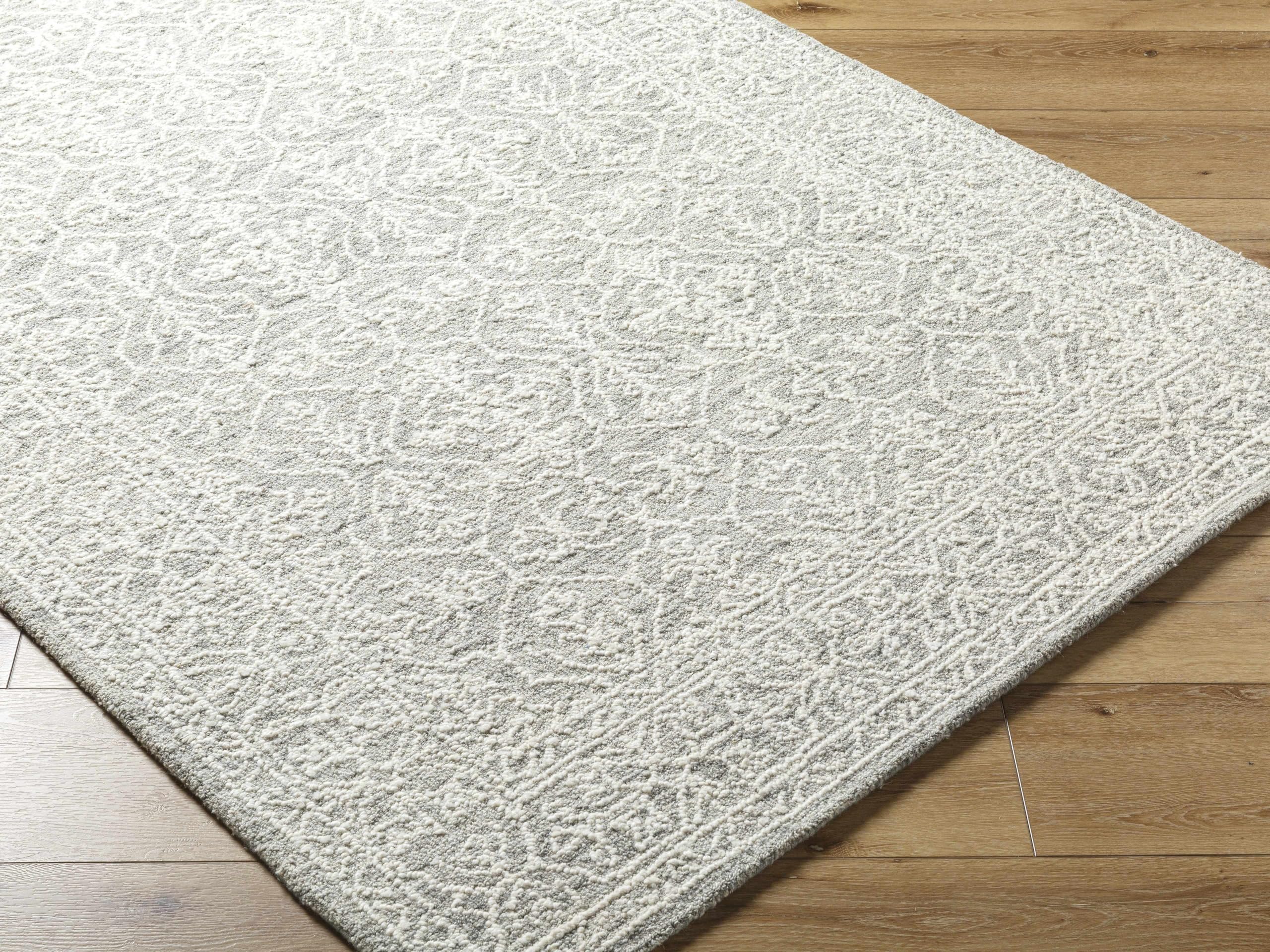 Hauteloom Yadid Wool Living Room, Bedroom Area Rug - Traditional - Light Silver, Off White, Silver Gray - 6' x 9'