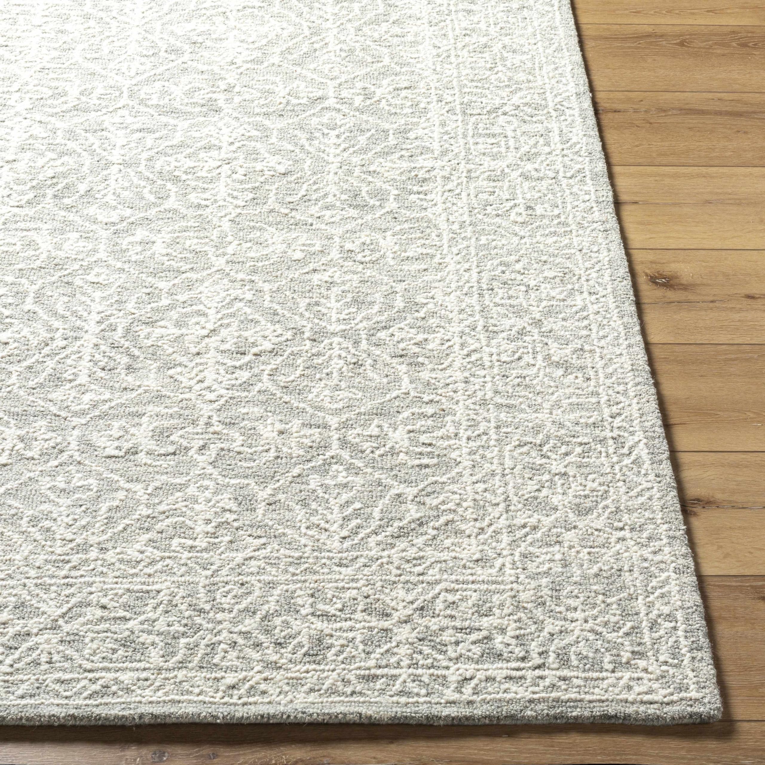 Hauteloom Yadid Wool Living Room, Bedroom Area Rug - Traditional - Light Silver, Off White, Silver Gray - 6' x 9'