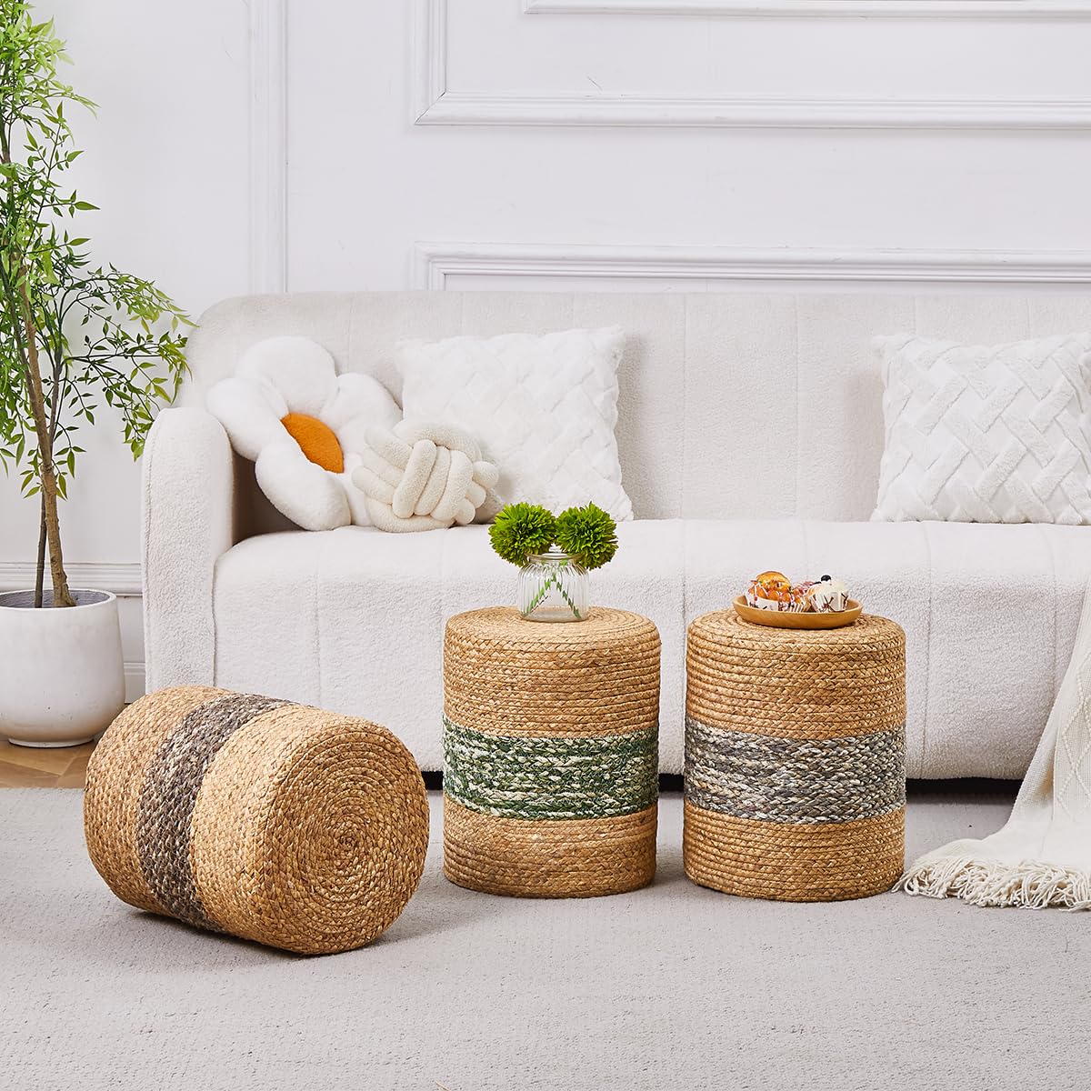 Ottoman Foot Rest Stool Round Natural Seagrass Foot Stool Hand-Woven Boho Pouf Ottomans Home Decor Footstool Extra Seating for Living Room Bedroom Entryway Grey