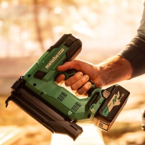 Metabo HPT 18V MultiVolt™ 18-Ga Compact Cordless Brad Nailer Kit, Includes 1-18V 2.0 Ah Battery, NT1850DG