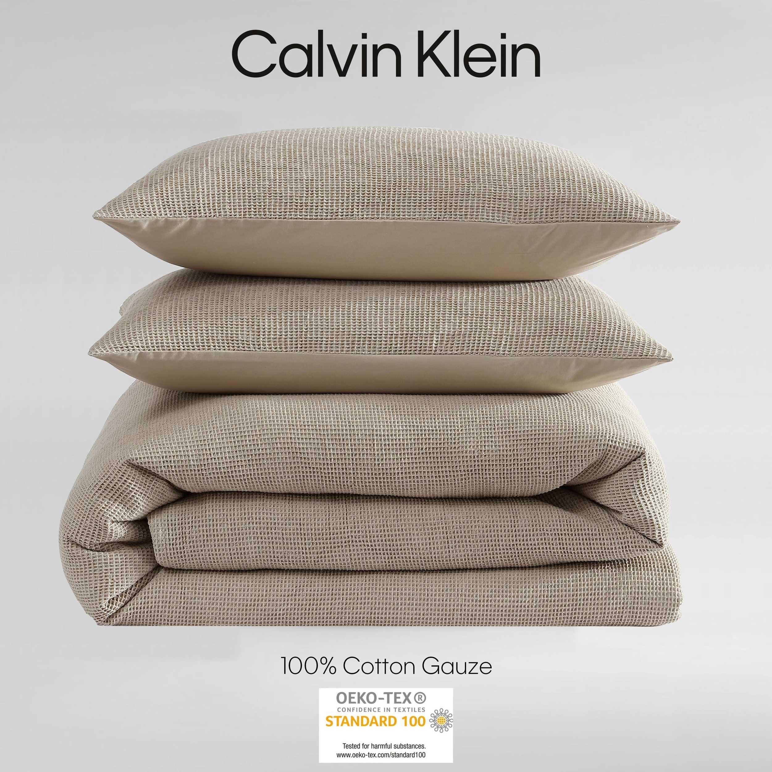 Calvin Klein - Duvet Cover Set, Super Soft Bedding with Modern Microwaffle Design, Casual Bed Essentials, Oeko-Tex Certified (Microwaffle Beige, King)