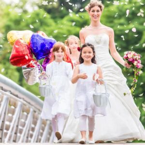 QRZLP Wedding Flower Girl Baskets, Small White Satin Bowknot Flower Baskets with Handle Minimalist Bride Flower Basket for Weddings.