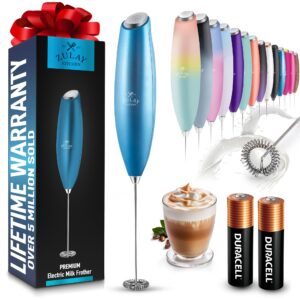 zulay kitchen milk frother wand (2 duracell batteries included) - handheld milk frother - easy-clean milk frother wand & drink mixer - electric coffee frother for frappe, matcha - metallic blue