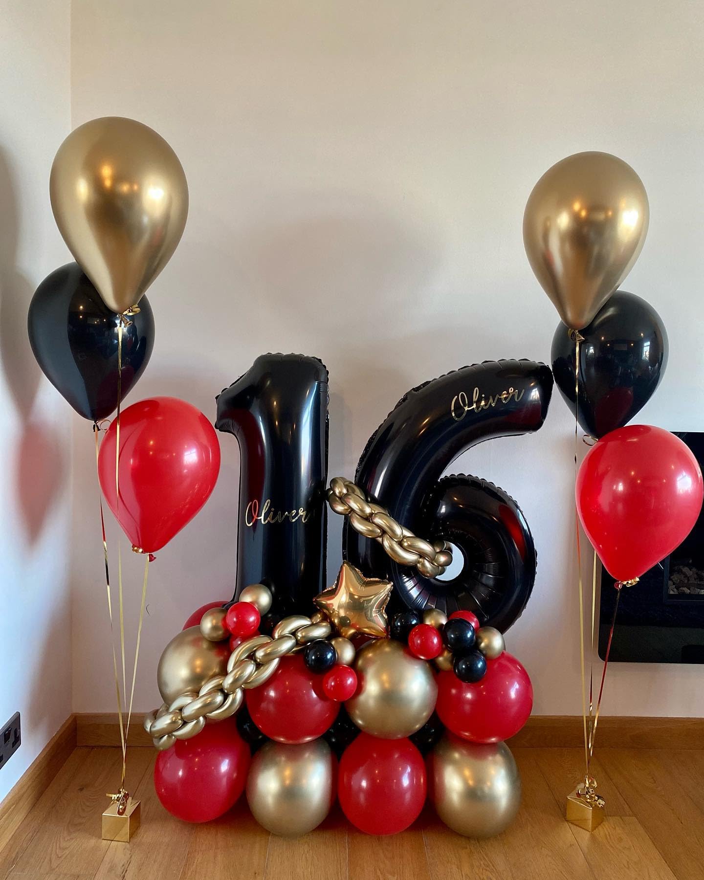 DEETUULET Red Black Gold Balloons, 50pcs 12 inch Red Black and Gold Balloons Kit, Metallic Chrome Gold Latex Balloons for Birthday Casino Night Hollywood New Years Graduation Party Decorations