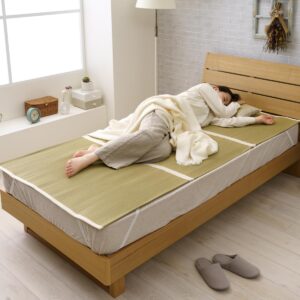 FULI Japanese Tatami Igusa Rush Grass Sleeping Mat, Mattress Pad Futon Topper, Relaxation, Made in Japan - Full Size (53.15" x 68.50")