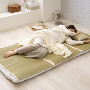 FULI Japanese Tatami Igusa Rush Grass Sleeping Mat, Mattress Pad Futon Topper, Relaxation, Made in Japan - Full Size (53.15" x 68.50")