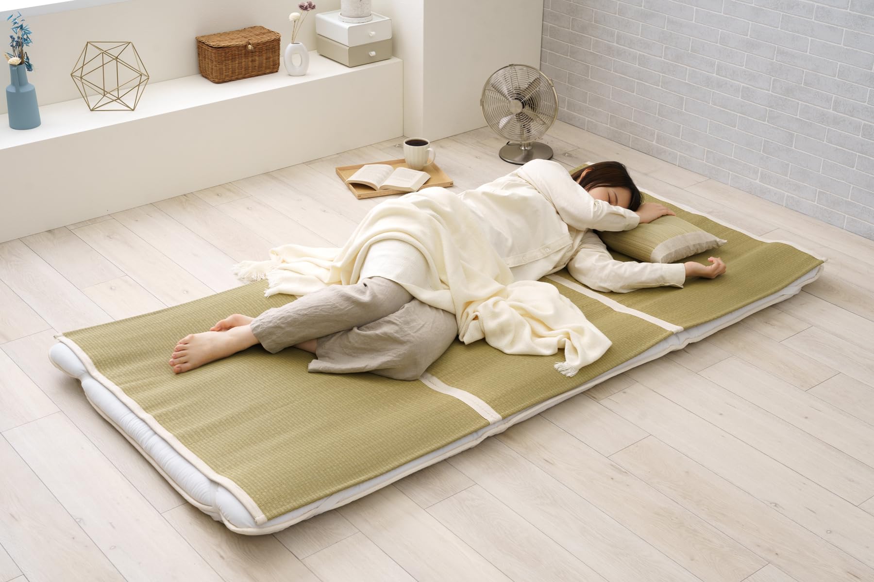 FULI Japanese Tatami Igusa Rush Grass Sleeping Mat, Mattress Pad Futon Topper, Relaxation, Made in Japan - Full Size (53.15" x 68.50")