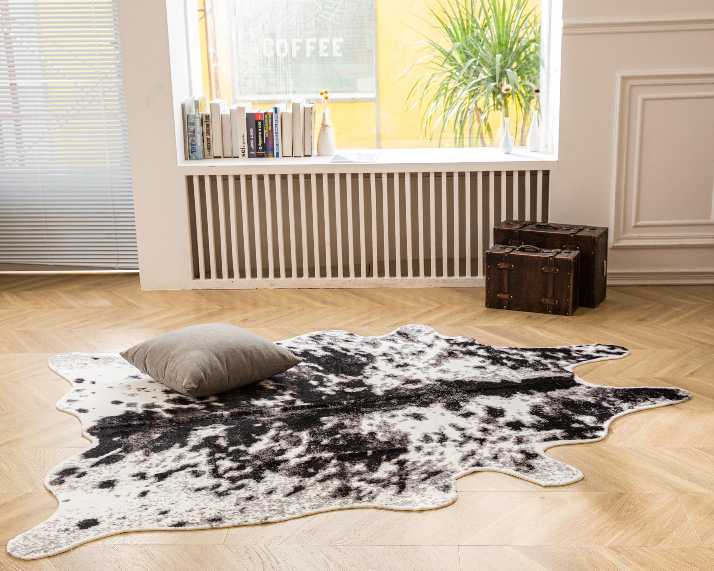 MustMat Faux Cowhide Rug Cow Print Rug Western Cowhide Area Rugs for Living Room (Black and White, 2.6ft x 4.1ft)