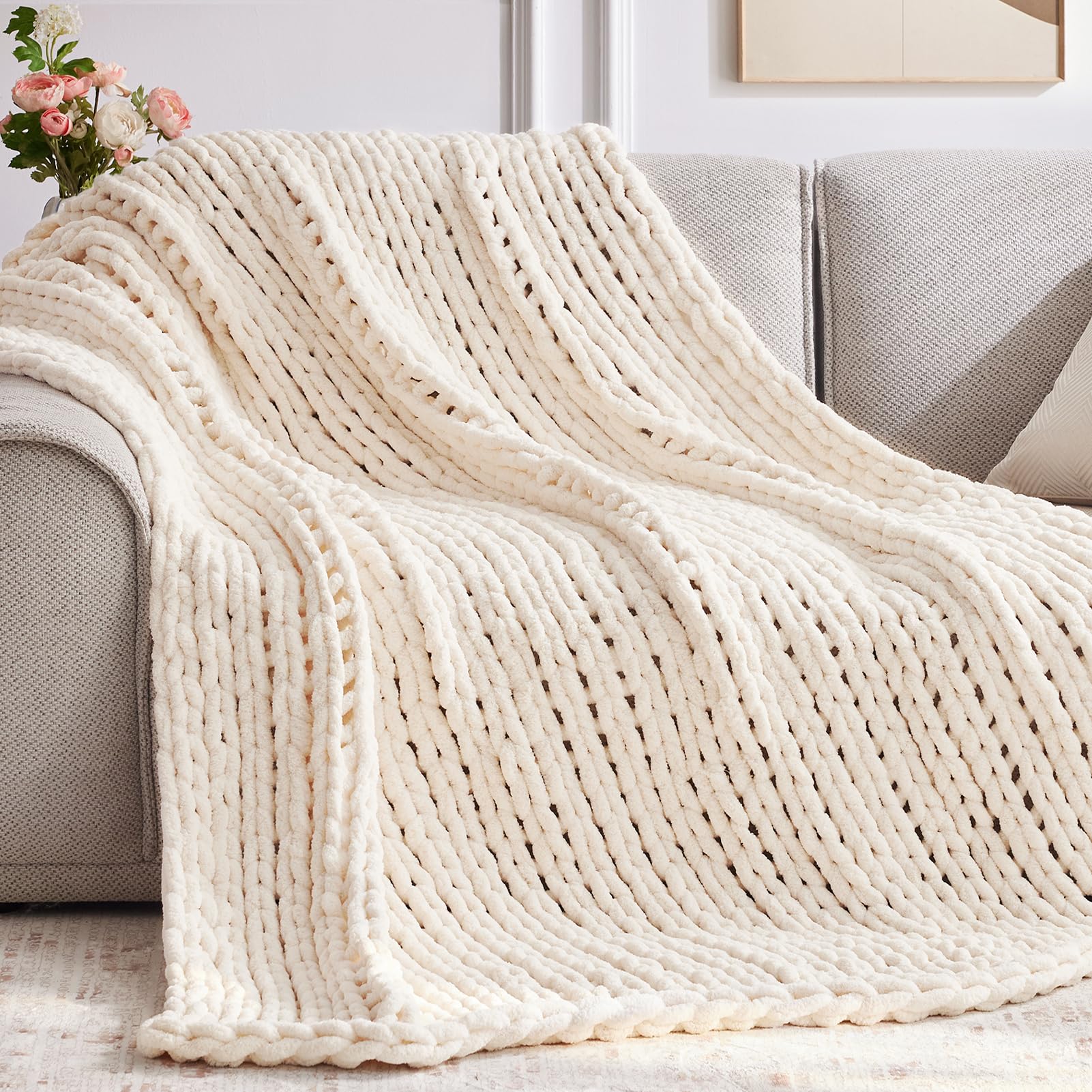 Negwoo Chunky Knit Throw Blanket, 30''*40'' Knitted Throw Chenille Blankets for Bed Couch, Handmade Cream Crochet Blanket Thick Blanket for Kids, Machine Washable Cute Comfy Blanket for Home Decor