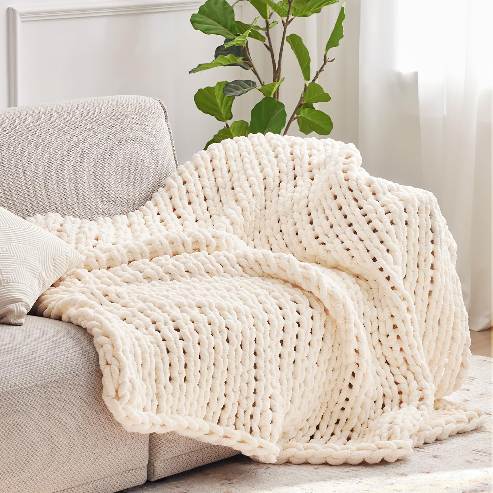 Negwoo Chunky Knit Throw Blanket, 30''*40'' Knitted Throw Chenille Blankets for Bed Couch, Handmade Cream Crochet Blanket Thick Blanket for Kids, Machine Washable Cute Comfy Blanket for Home Decor